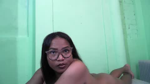 voagelle online show from February 26, 2025, 4:45 pm