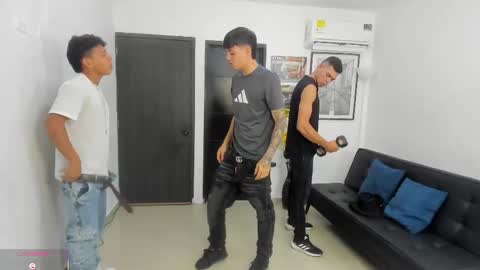 Snapshot of voyeurism_guys chatting on March 10, 2026, 11:10 pm voyeurism_guys online show from March 10, 2026, 11:10 pm