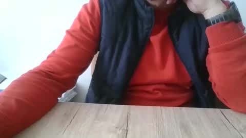 vreausatefuck online show from March 12, 2026, 1:39 pm