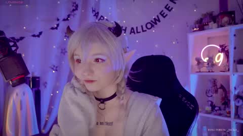 vronnier online show from November 6, 2025, 11:00 am