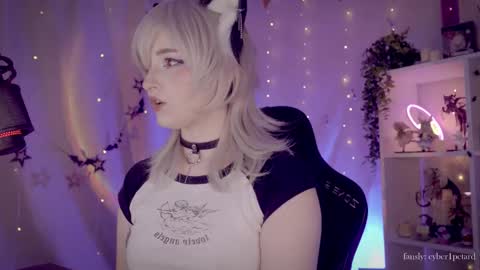 vronnier online show from December 18, 2025, 3:07 pm