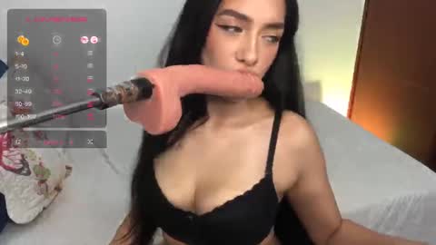 vsantini_ online show from December 16, 2024, 2:04 am