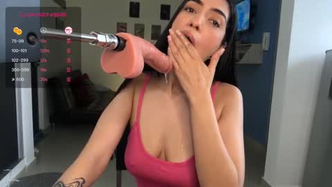 vsantini_ online show from March 6, 2025, 4:17 pm