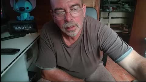 oscar online show from September 13, 2025, 2:06 pm