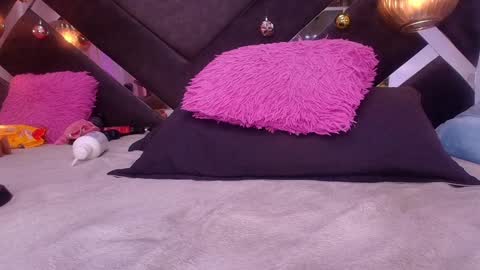 Snapshot of vvioleta_ chatting on December 7, 2024, 6:10 am Violeta online show from December 7, 2024, 6:10 am