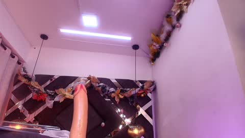 Snapshot of vvioleta_ chatting on December 10, 2024, 6:01 am Violeta online show from December 10, 2024, 6:01 am