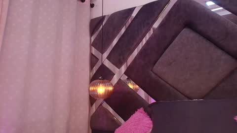 Snapshot of vvioleta_ chatting on January 4, 2025, 3:07 am Violeta online show from January 4, 2025, 3:07 am