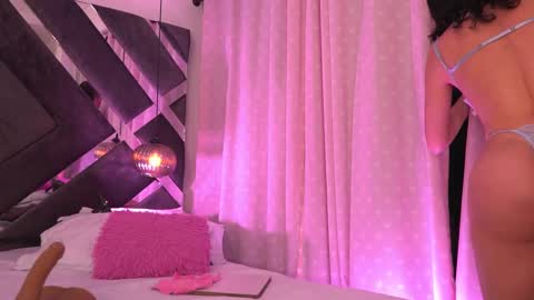 Snapshot of vvioleta_ chatting on September 25, 2025, 3:10 am Violeta online show from September 25, 2025, 3:10 am