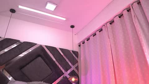 Snapshot of vvioleta_ chatting on October 11, 2025, 3:06 am Violeta online show from October 11, 2025, 3:06 am