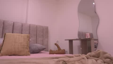 Violeta online show from November 11, 2025, 3:06 am