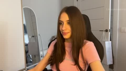 Snapshot of vx_arina chatting on April 28, 2026, 8:08 am Arina online show from April 28, 2026, 8:08 am