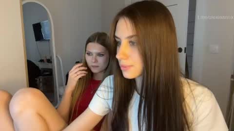 Snapshot of vx_arina chatting on May 11, 2026, 2:45 pm Arina online show from May 11, 2026, 2:45 pm