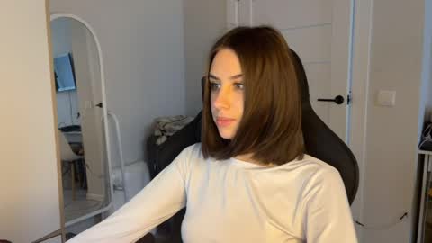 Snapshot of vx_arina chatting on May 27, 2026, 8:11 am Arina online show from May 27, 2026, 8:11 am