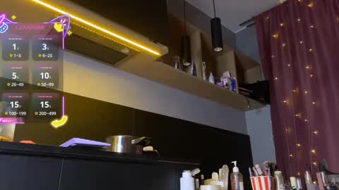 Snapshot of vynila chatting on November 9, 2025, 10:41 pm ILONA A week goal new laptop online show from November 9, 2025, 10:41 pm