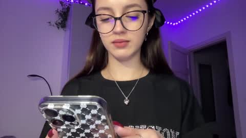 Snapshot of w33d7 chatting on December 5, 2024, 1:14 am Alice  Before pvt write to me in PM  online show from December 5, 2024, 1:14 am