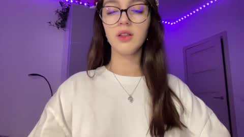 Snapshot of w33d7 chatting on December 5, 2024, 9:17 pm Alice  Before pvt write to me in PM  online show from December 5, 2024, 9:17 pm