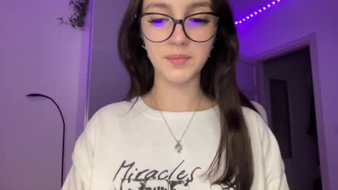 Snapshot of w33d7 chatting on December 23, 2024, 12:46 am Alice  Before pvt write to me in PM  online show from December 23, 2024, 12:46 am