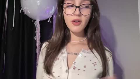 Snapshot of w33d7 chatting on January 27, 2025, 9:33 pm Alice  Before pvt write to me in PM  online show from January 27, 2025, 9:33 pm