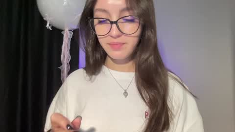 Snapshot of w33d7 chatting on February 7, 2025, 10:30 pm Alice  Before pvt write to me in PM  online show from February 7, 2025, 10:30 pm