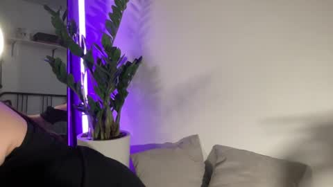 Snapshot of w33d7 chatting on February 28, 2025, 8:18 pm Alice  Before pvt write to me in PM  online show from February 28, 2025, 8:18 pm