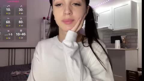 Snapshot of w33d7 chatting on September 27, 2025, 9:31 pm Alice  Before pvt write to me in PM  online show from September 27, 2025, 9:31 pm