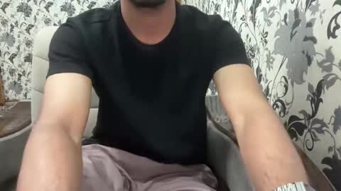 boy1 online show from May 26, 2026, 2:35 pm