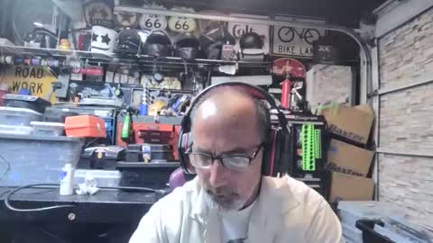 wakesblowinclouds online show from October 23, 2025, 8:02 am