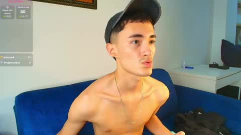 Snapshot of wal_jones chatting on April 21, 2026, 1:42 am wal jones online show from April 21, 2026, 1:42 am