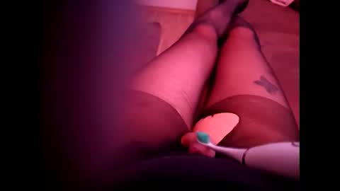 Snapshot of walex0900 chatting on December 5, 2025, 6:00 am walex0900 online show from December 5, 2025, 6:00 am