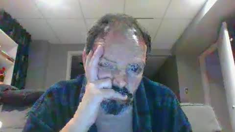 walker033 online show from October 5, 2025, 4:33 am