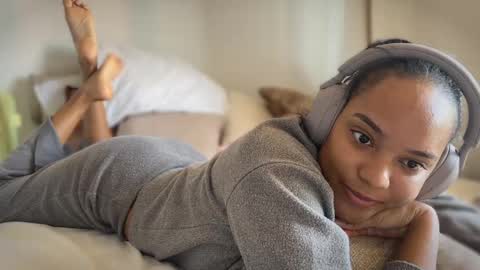 Layla friends call me Koko online show from September 23, 2025, 4:10 pm