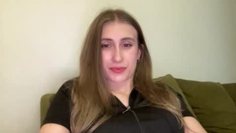walkiria19 online show from June 9, 2026, 5:35 pm