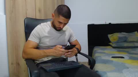 WALTER BROWN  online show from November 12, 2025, 8:41 pm