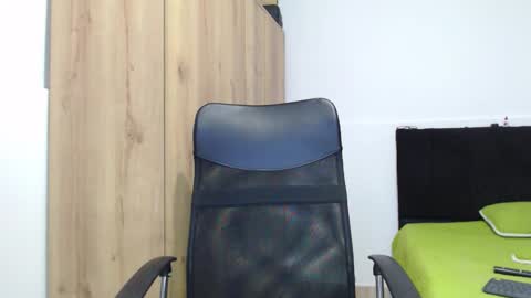 WALTER BROWN  online show from November 24, 2025, 4:51 pm