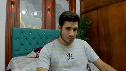 Snapshot of walter_noils chatting on April 15, 2026, 12:17 am WALTER NOILS online show from April 15, 2026, 12:17 am