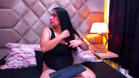 Wanda and Ember online show from March 4, 2025, 1:23 am