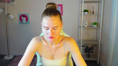 Snapshot of wanda_gomez chatting on September 15, 2025, 2:39 pm Wanda online show from September 15, 2025, 2:39 pm
