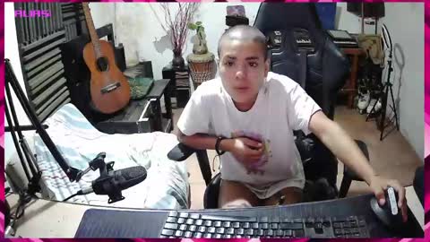 Snapshot of wanda_sra_m chatting on April 3, 2026, 1:42 pm wanda_sra_m online show from April 3, 2026, 1:42 pm