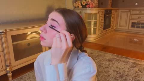 hello guys im Lilian online show from October 11, 2025, 3:06 am