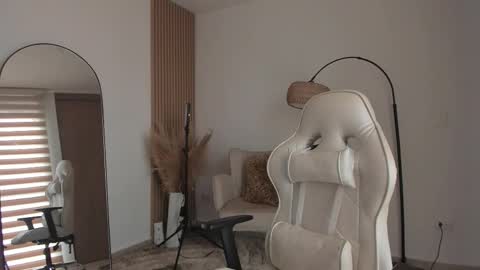 Wanda online show from November 3, 2025, 7:37 pm