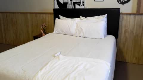 Snapshot of wanderlustgaal chatting on October 7, 2025, 2:47 pm wanderlustgaal online show from October 7, 2025, 2:47 pm