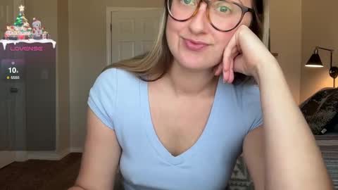 Snapshot of wanderlustjade chatting on December 19, 2024, 5:08 pm Jade  Adonis online show from December 19, 2024, 5:08 pm