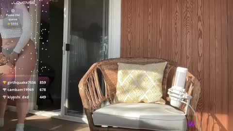 Snapshot of wanderlustjade chatting on January 3, 2025, 5:53 pm Jade  Adonis online show from January 3, 2025, 5:53 pm