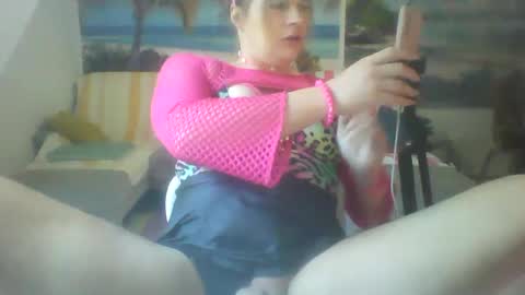 Snapshot of wannafeelitall chatting on December 22, 2024, 1:11 pm Emilia inst  online show from December 22, 2024, 1:11 pm