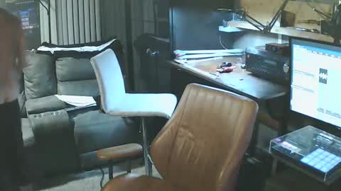 inittogetitin online show from February 9, 2026, 3:43 am