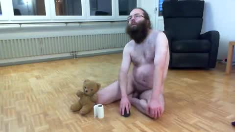 wantsahug online show from November 10, 2025, 7:02 pm