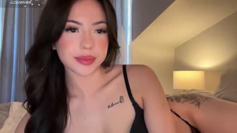 Snapshot of wasianbby chatting on September 18, 2025, 11:40 pm Hey my name is Mila  Girl next door x online show from September 18, 2025, 11:40 pm