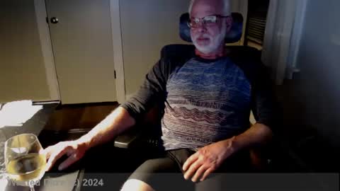 wasted_daze_ online show from December 31, 2024, 12:32 am