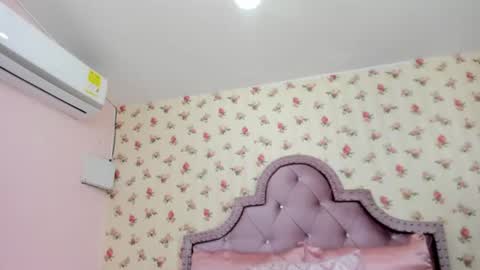 Snapshot of watson_crystal00 chatting on July 16, 2026, 1:06 pm Milf Latina online show from July 16, 2026, 1:06 pm