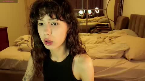 Mina online show from December 9, 2024, 1:02 pm